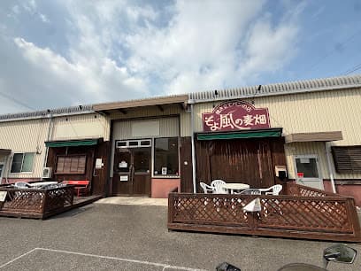 そよ風の麦畑