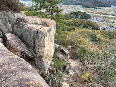 石造毘沙門天立像